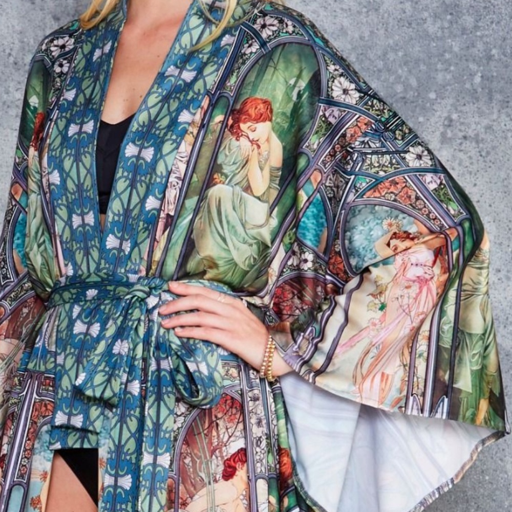 Times Of Day Swan Kimono BNWT